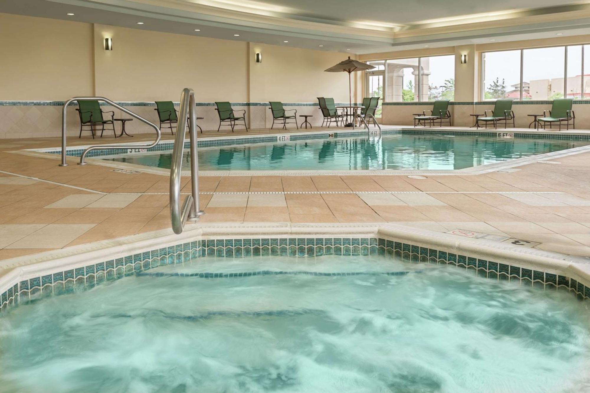 Hampton Inn & Suites Cleveland-Beachwood Zewnętrze zdjęcie