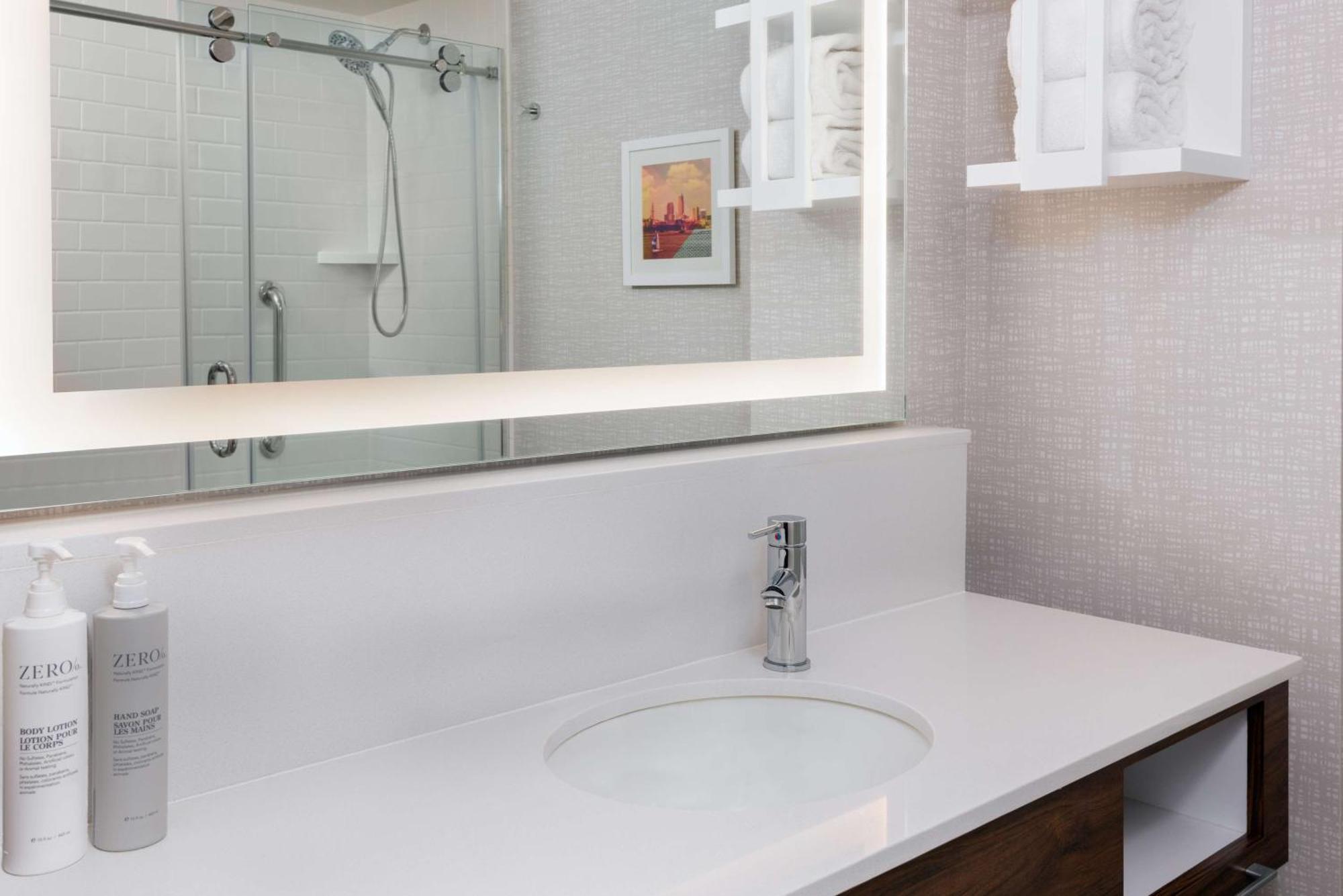 Hampton Inn & Suites Cleveland-Beachwood Zewnętrze zdjęcie