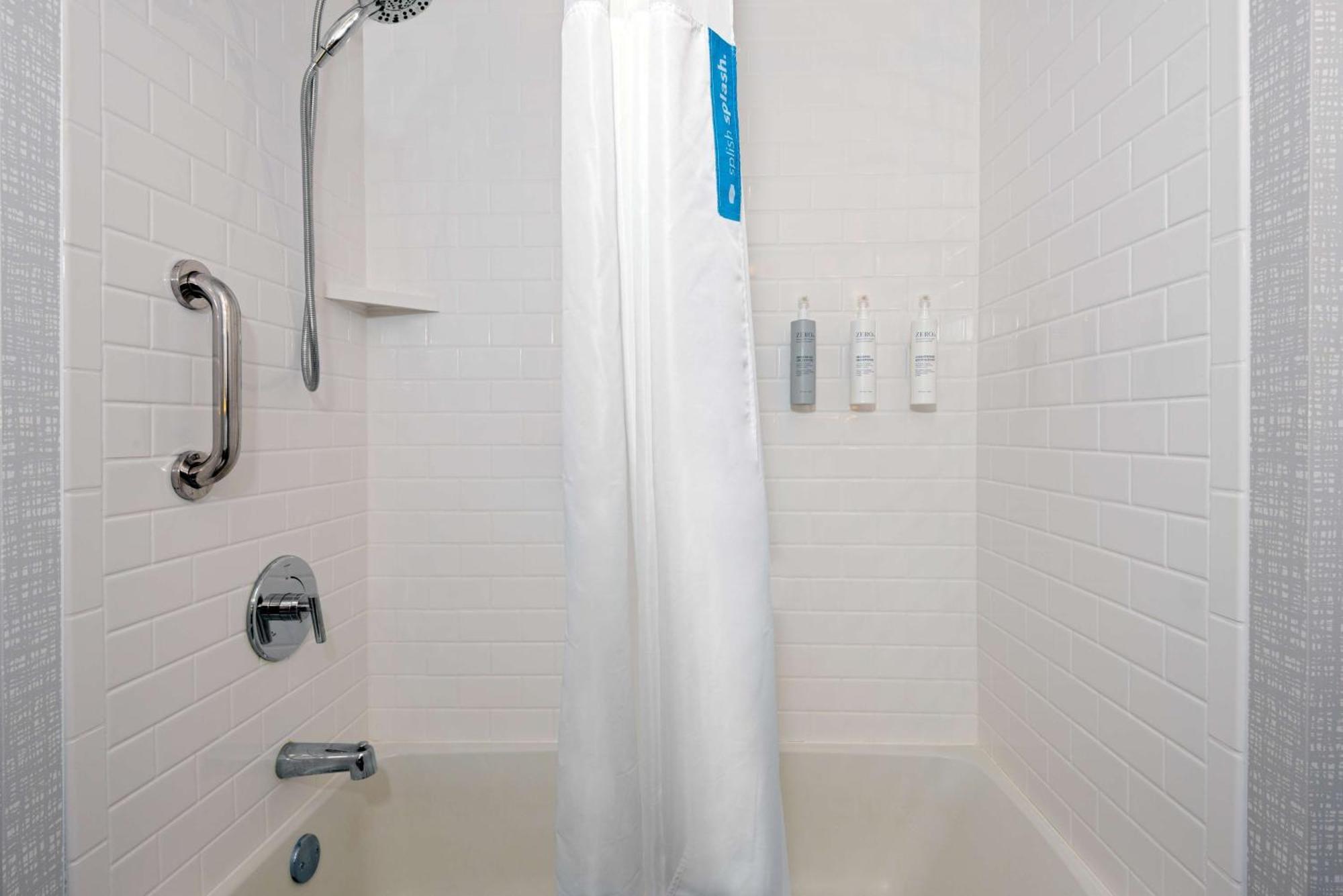 Hampton Inn & Suites Cleveland-Beachwood Zewnętrze zdjęcie