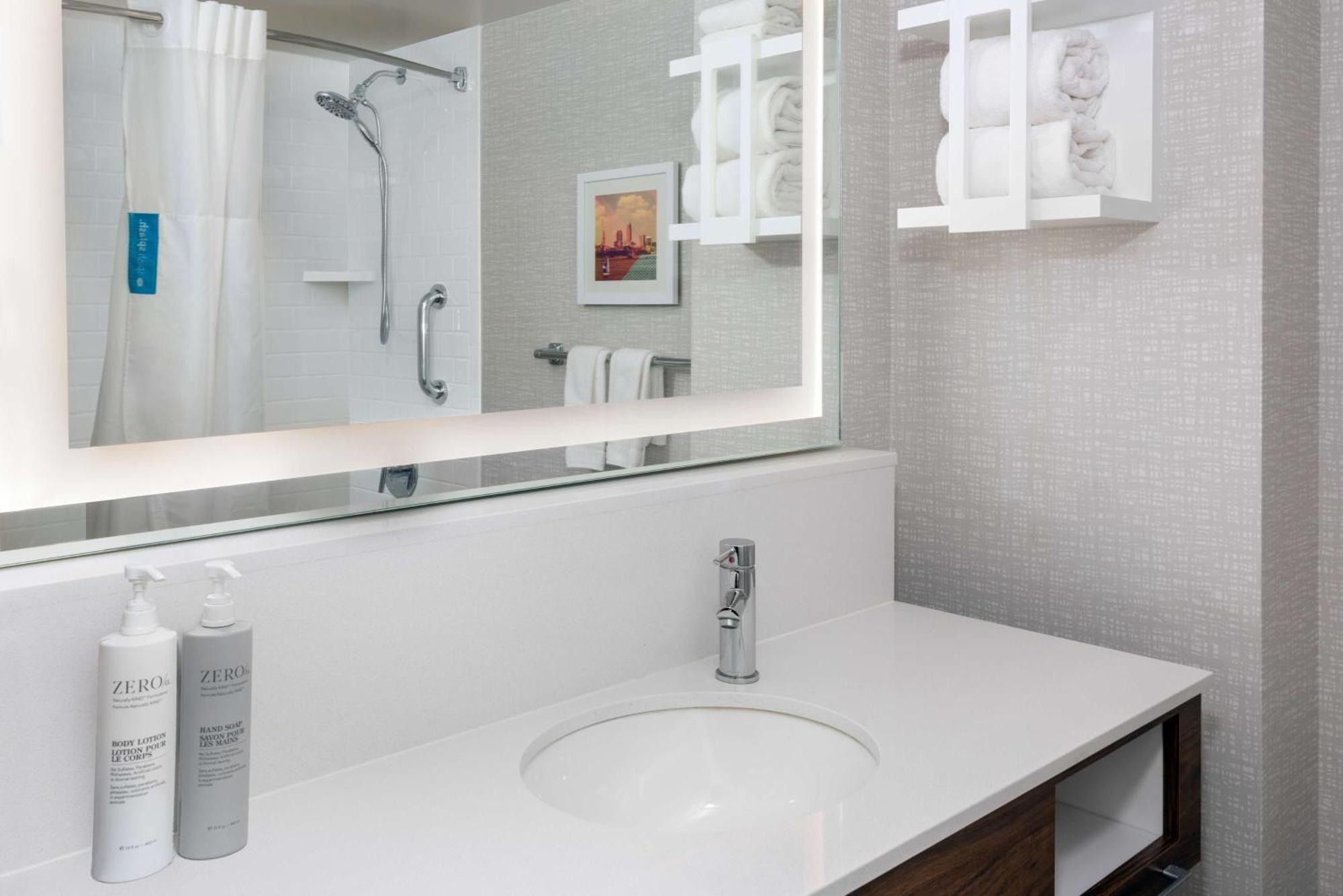 Hampton Inn & Suites Cleveland-Beachwood Zewnętrze zdjęcie