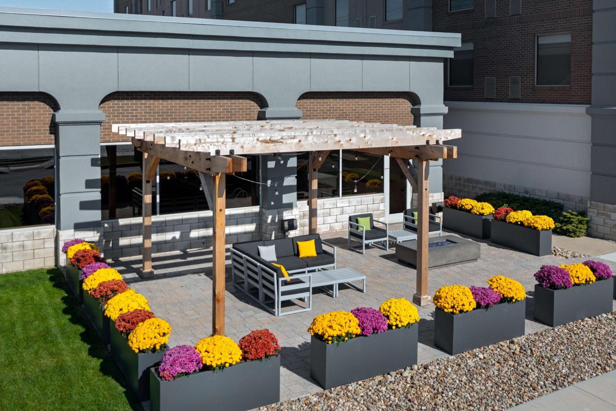 Hampton Inn & Suites Cleveland-Beachwood Zewnętrze zdjęcie